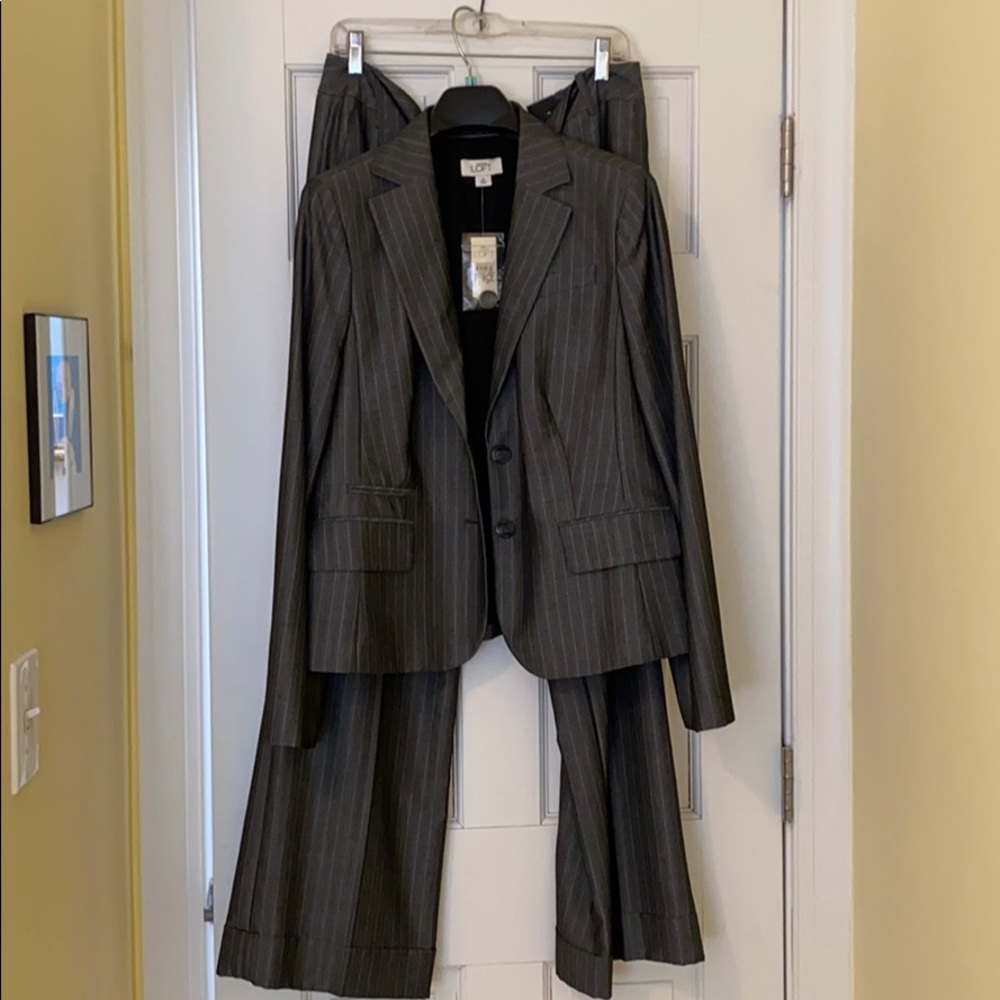 Ann Taylor Loft Suit Size 12 NWT